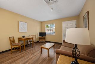 Affordable Suites Wilson - 7