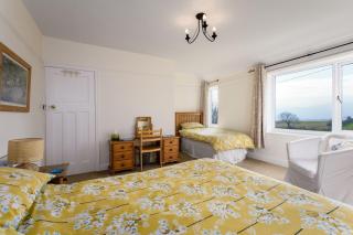 Cosy country cottage, nearby beaches attractions A55 - 8