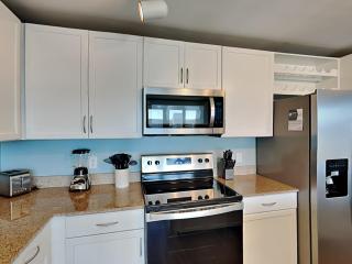 Laketown Wharf #913 - 2