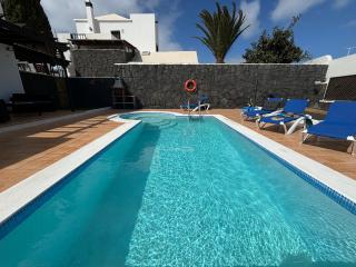 Villa Adel 56, private heated pool, parking - Playa Blanca - 0