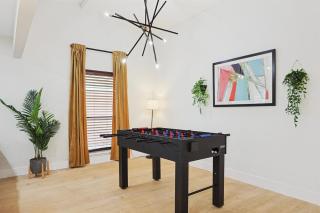 Modern Luxury x Backyard Pool Retreat 4-BD 2-BA - Plano - 6