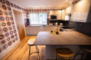 Thistle Lodge - 1