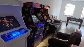 Riverside Stay at Stary Rynek - billiards, foosball and arcade games - 9