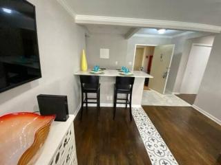 Charming 2bd apartment with AC Wi-Fi in Atlanta - 4