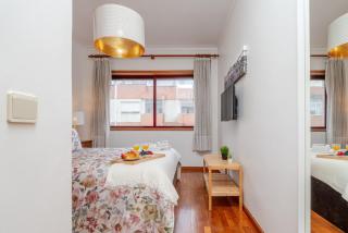 Host Wise - Rustic Bright Flat - City Centre - Porto - 4