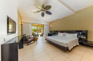 Crystals Beach Resort Belle Mare, a member of Radisson Individuals - 5