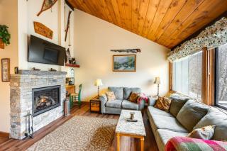 Loon Mountain Townhome with Pool and Slope Views! - 9