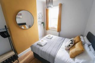 Stylish 1-Bed Apartment in Bath - Sleeps 4 - Bath - 0