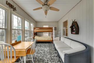 Deck and Lake Gaston Access Dog-Friendly Getaway - Bracey - 3