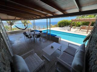 Villa Beau Soleil 3 bedroom, ocean view home - Belmont - 1