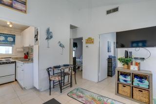 Cozy Indian Rocks Beach Cottage Steps to Seawall! - Clearwater Beach - 4