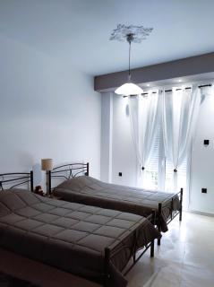 Elegant Neo-classic flat,min from center& new port - Patra - 8