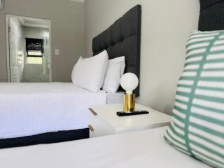 Nelspruit Modern Apartment #1 - Self Check-In - 6
