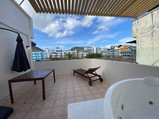 Sea Breeze Villa Patong - Patong - 6