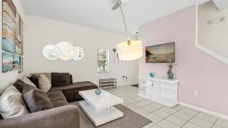 Spacious Family Townhouse Sleeps 8 - 8