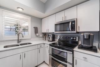 Tranquil Retreat, with heated Pool, Spa - Villa Serenity Haven - 4