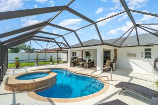 Tranquil Retreat, with heated Pool, Spa - Villa Serenity Haven - Cape Coral - 0
