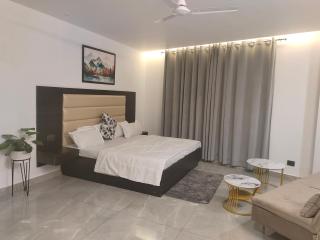 Hilltop Valley View Villa Nainital - Bhowāli - 9