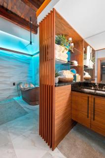 Exquisite One of a Kind 3BDR Penthouse Condo in Downtown TC 2783 - 2