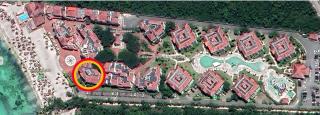 2BR Beachfront Cadaques Caribe - 0
