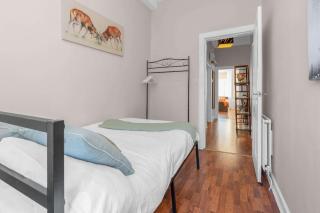 Free Parking - City Centre - The McCarty - Edinburgh - 1