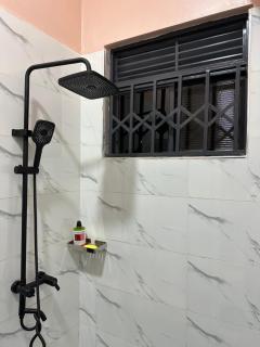 Dashluxe 2 - Kampala - 6