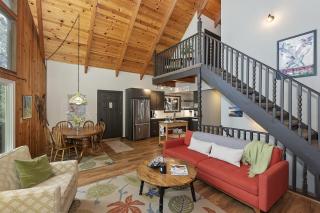 Cozy Escape- Walking Distance to Village! - 4