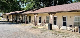Pond Creek Inn - - 7