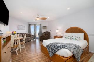 Beachfront Walkout Condo Pointes North Resort 2872 - Traverse City - 9