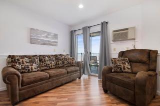 Beachfront Walkout Condo Pointes North Resort 2872 - Traverse City - 3