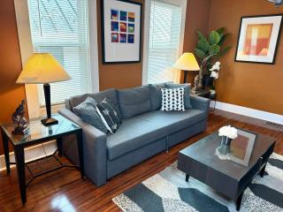 The House Hotels - Huge Ohio City District Home - 5 Minutes from Downtown - W45th1 Upper - Cleveland - 4