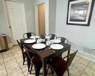 The House Hotels - Huge Ohio City District Home - 5 Minutes from Downtown - W45th1 Upper - 2