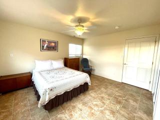 Kanab Barn Loft House on 40 acres Pet Friendly - Kanab - 4
