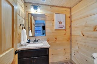 Honeybear Hideaways - Spacious Gatlinburg Cabin with Private Pool, Hot Tub and Game Room - Gatlinburg - 6