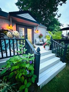 Recharge at Tranquil Sea Salt Cottage in Historic Wiscasset - 3