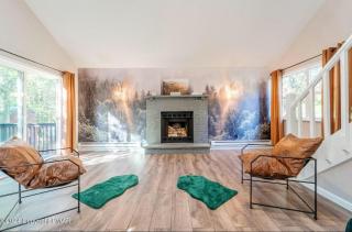 Whimsical Wilderness Lodge - Tobyhanna - 8