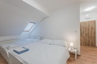 Flat Near Prague Castle Stylish & Prime Location 2 - Prag - 0