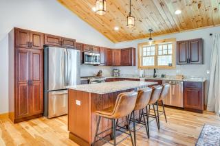 6 Mi to Lake Winnipesaukee New Hampshire Home - 3
