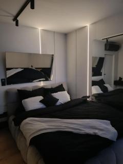Black Bella Apartament Kielce, Widok na Telegraf, Garaż, Klimatyzacja, Lustra w sypialni - Kielce - 1