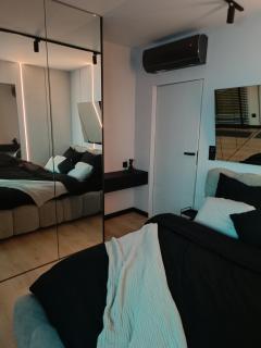 Black Bella Apartament Kielce, Widok na Telegraf, Garaż, Klimatyzacja, Lustra w sypialni - Kielce - 2