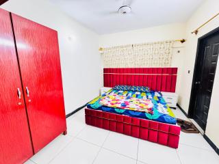Cozy & Modern 2 Bed Appt with secured parking - Karachi - 4