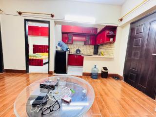 Cozy & Modern 2 Bed Appt with secured parking - Karachi - 2