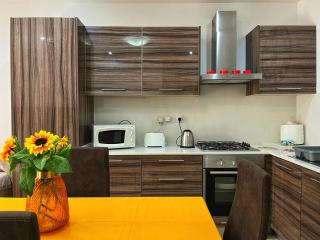 Charming Two Bedroom Apartment - 8