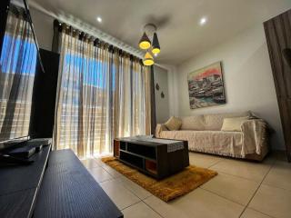 Charming Two Bedroom Apartment - 5