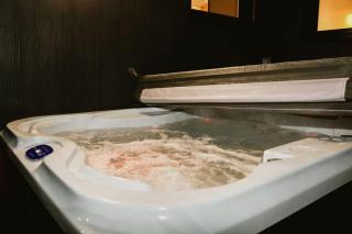 Luxury 1 bedroom Glamping Cabin with Hot Tub & BBQ - Ballyvoy - 9