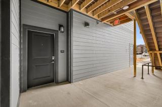 Deluxe Apt, King Bed, Pool, Gym,free "p" - Rogers - 1