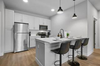 New King Bed Apt, Near Walmart Campus, Gym - Rogers - 9