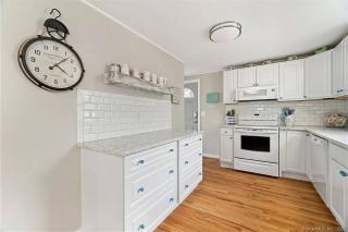 Bayshore Breeze - New London - 9