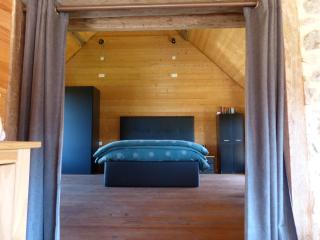 Eco-grange au milieu de notre ferme biologique O'Naturel avec sa mare et son ruisseau - Massat - 7