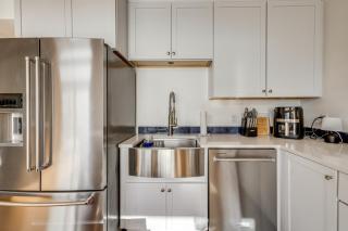 Oceanside Escape with Stunning Views Walk to Beach! - 2